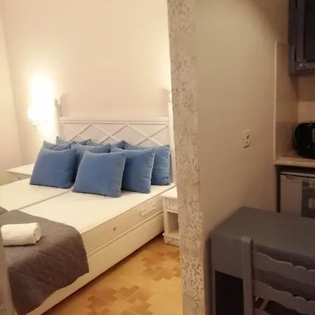 Dionisia * Kéfalosz