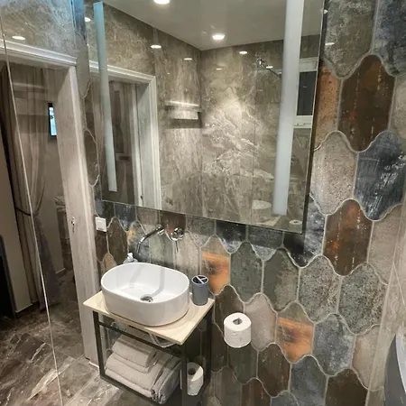 Dionisia Apartment *