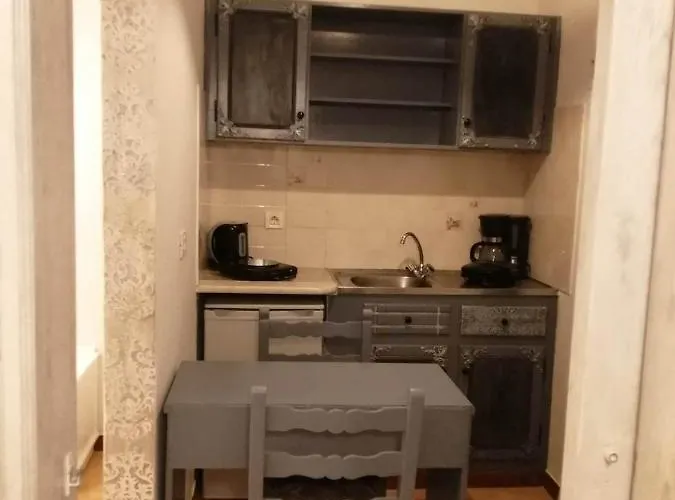 Dionisia 8 Κέφαλος