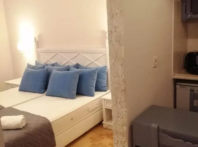 Dionisia 8 * Κέφαλος